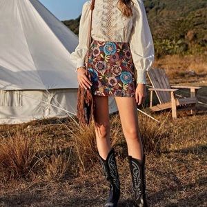 Flower embroidered skirt